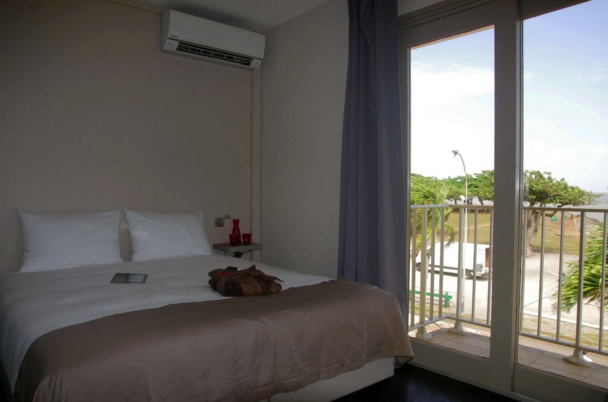 Hôtel Des Amandiers Cayenne Extérieur photo