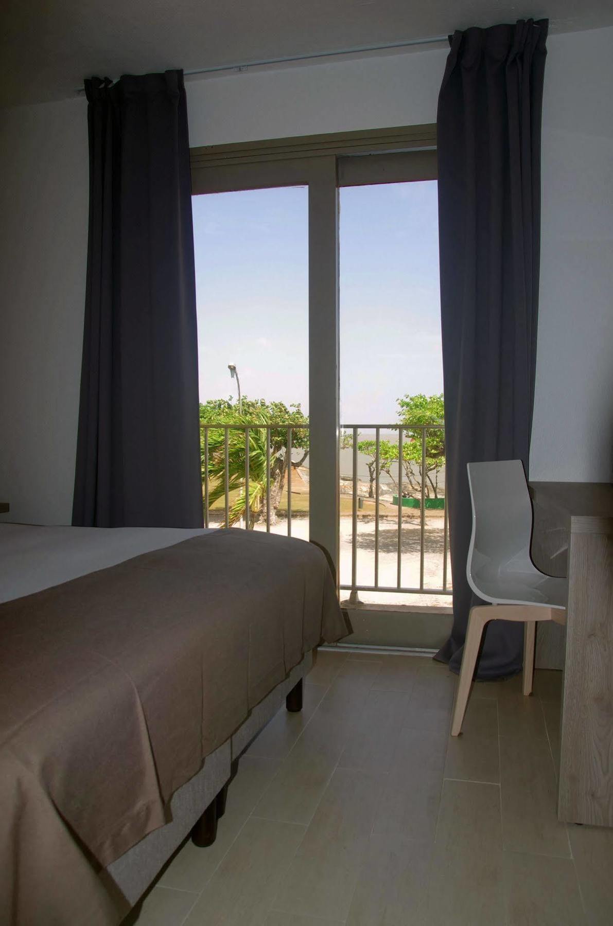 Hôtel Des Amandiers Cayenne Extérieur photo